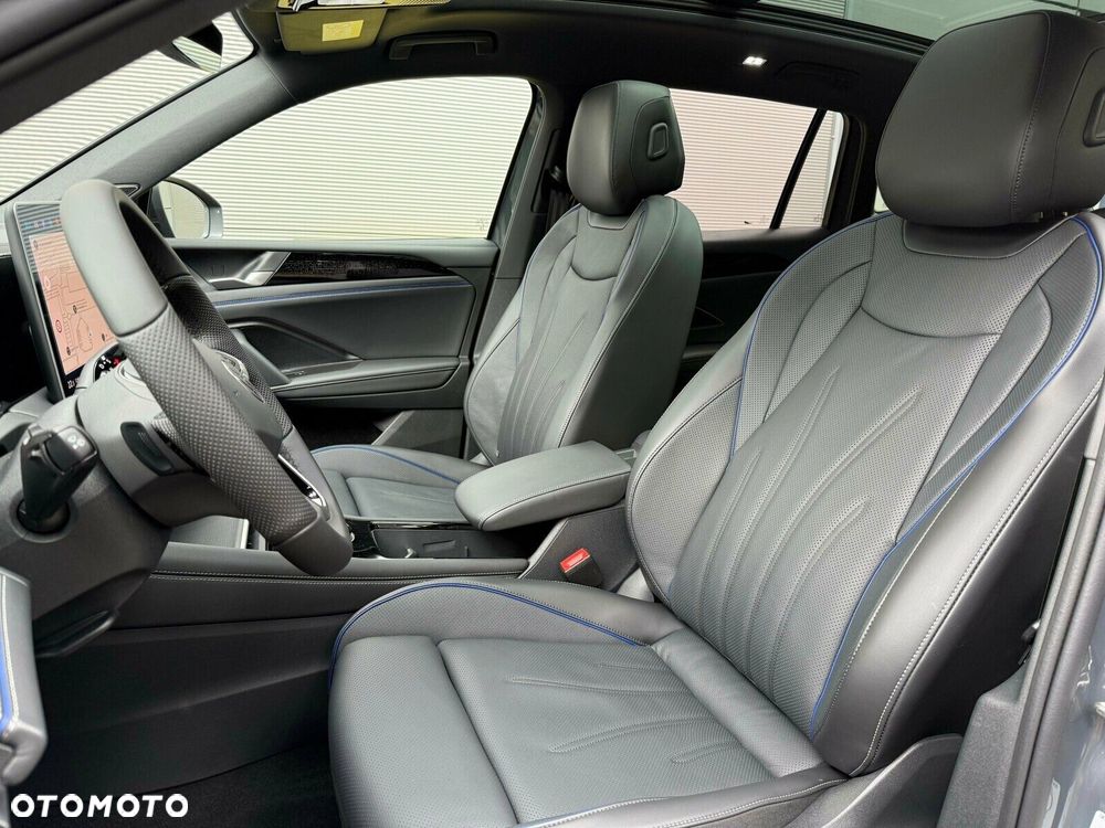 Volkswagen Tiguan - 10