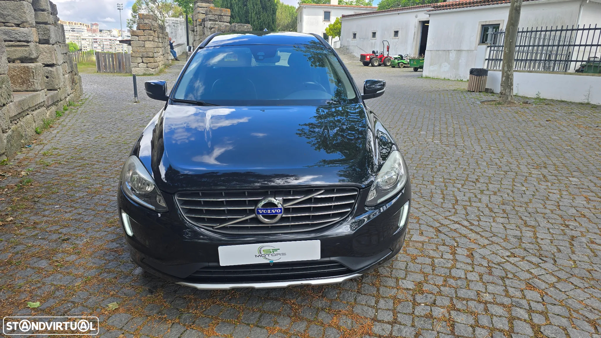 Volvo XC 60 2.0 D4 Momentum Geartronic - 3