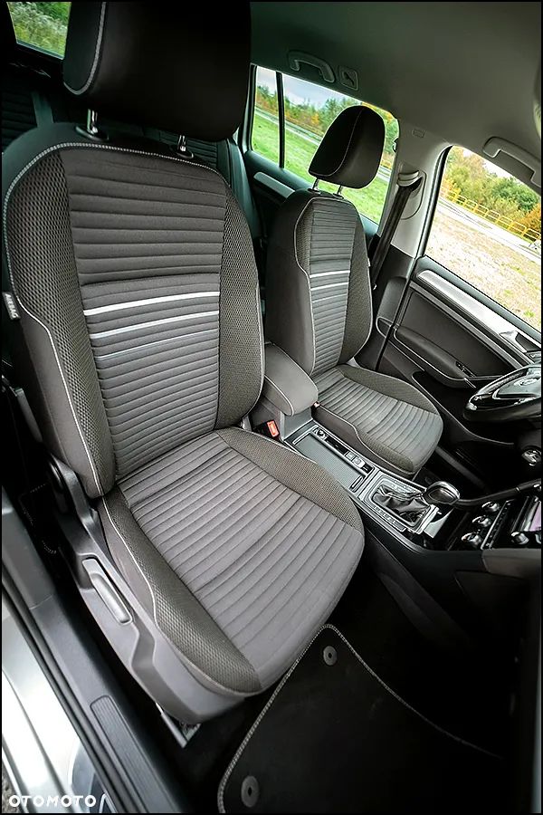 Volkswagen Golf - 35