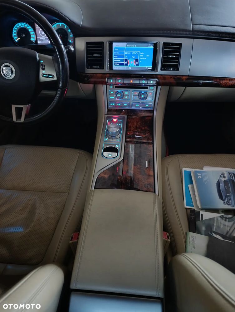 Jaguar XF 3.0 V6 Luxury - 15