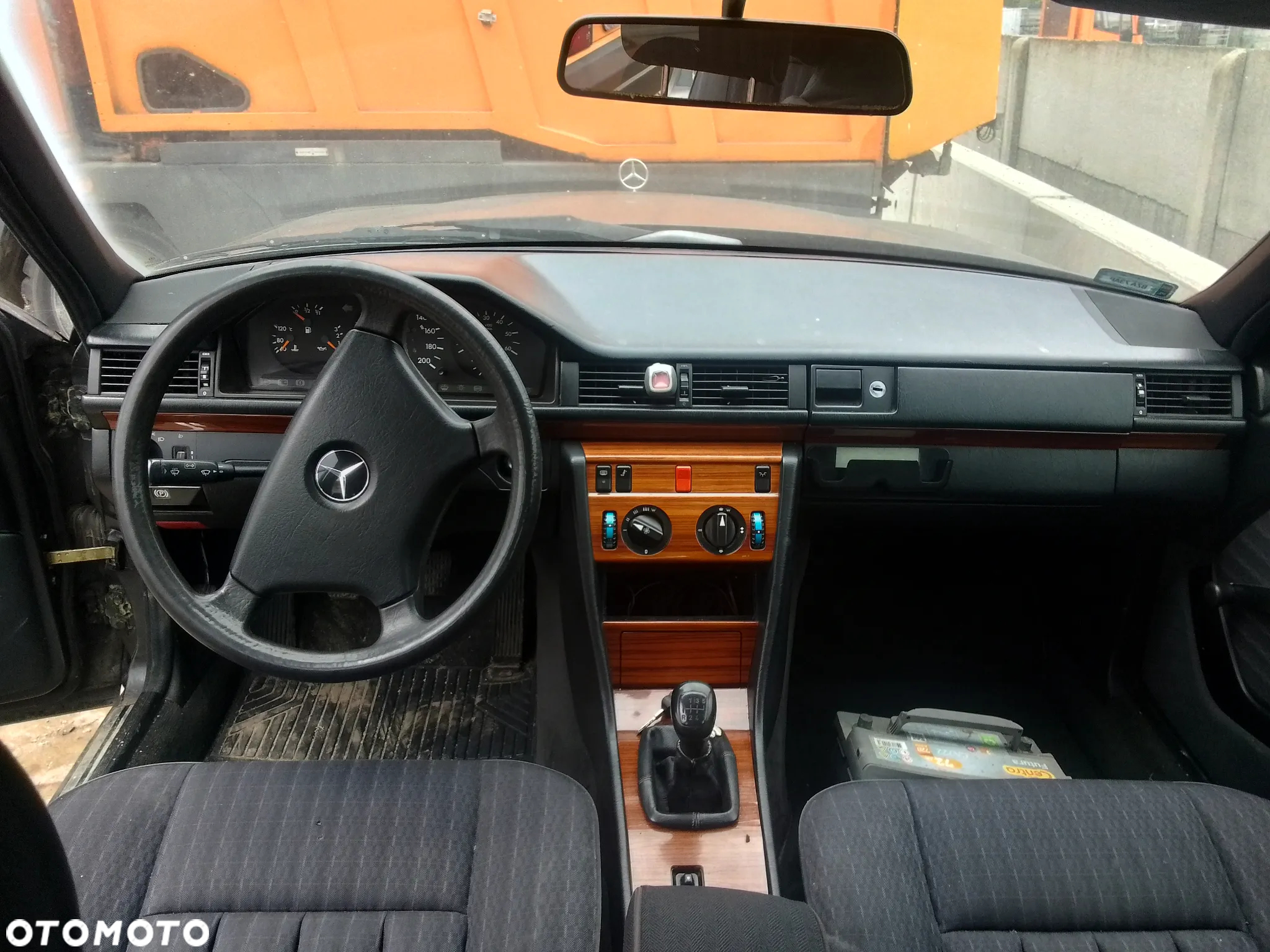 Mercedes-Benz W124 (1984-1993) - 15