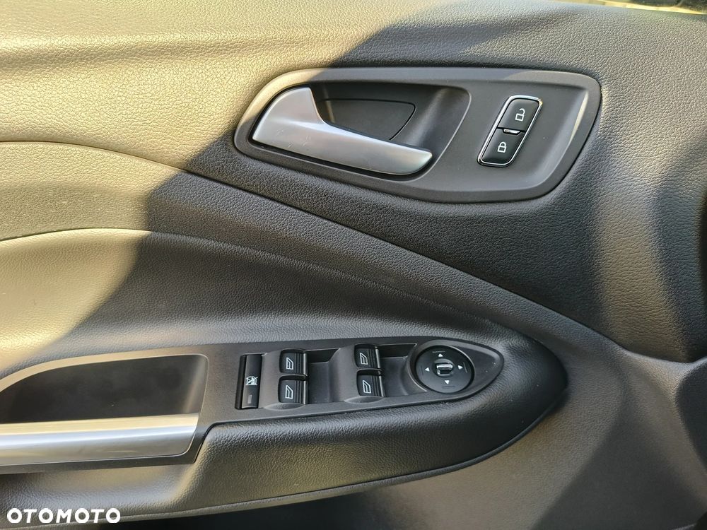 Ford Kuga 2.0 TDCi 4x4 Trend - 24