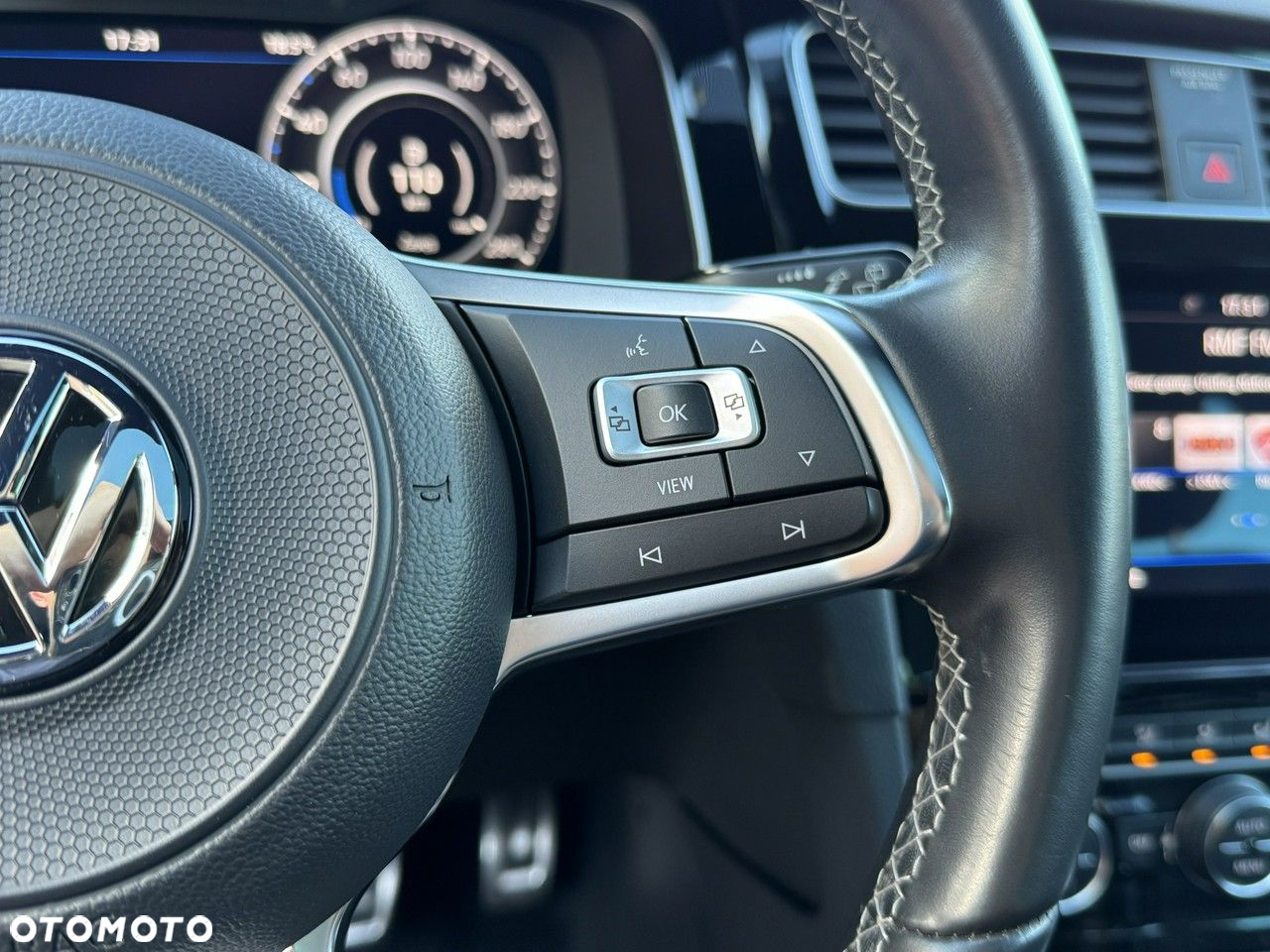 Volkswagen Golf - 23