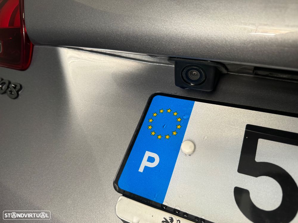 Peugeot 2008 1.5 BlueHDi Signature - 6