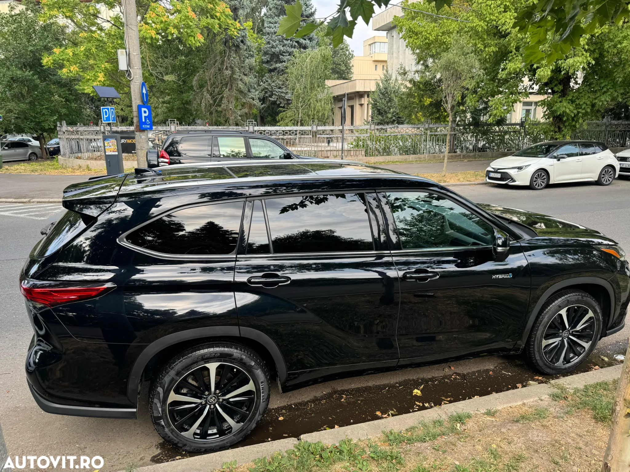 Toyota Highlander 2.5 L Hybrid Dynamic Force 248CP Luxury Metallic - 4
