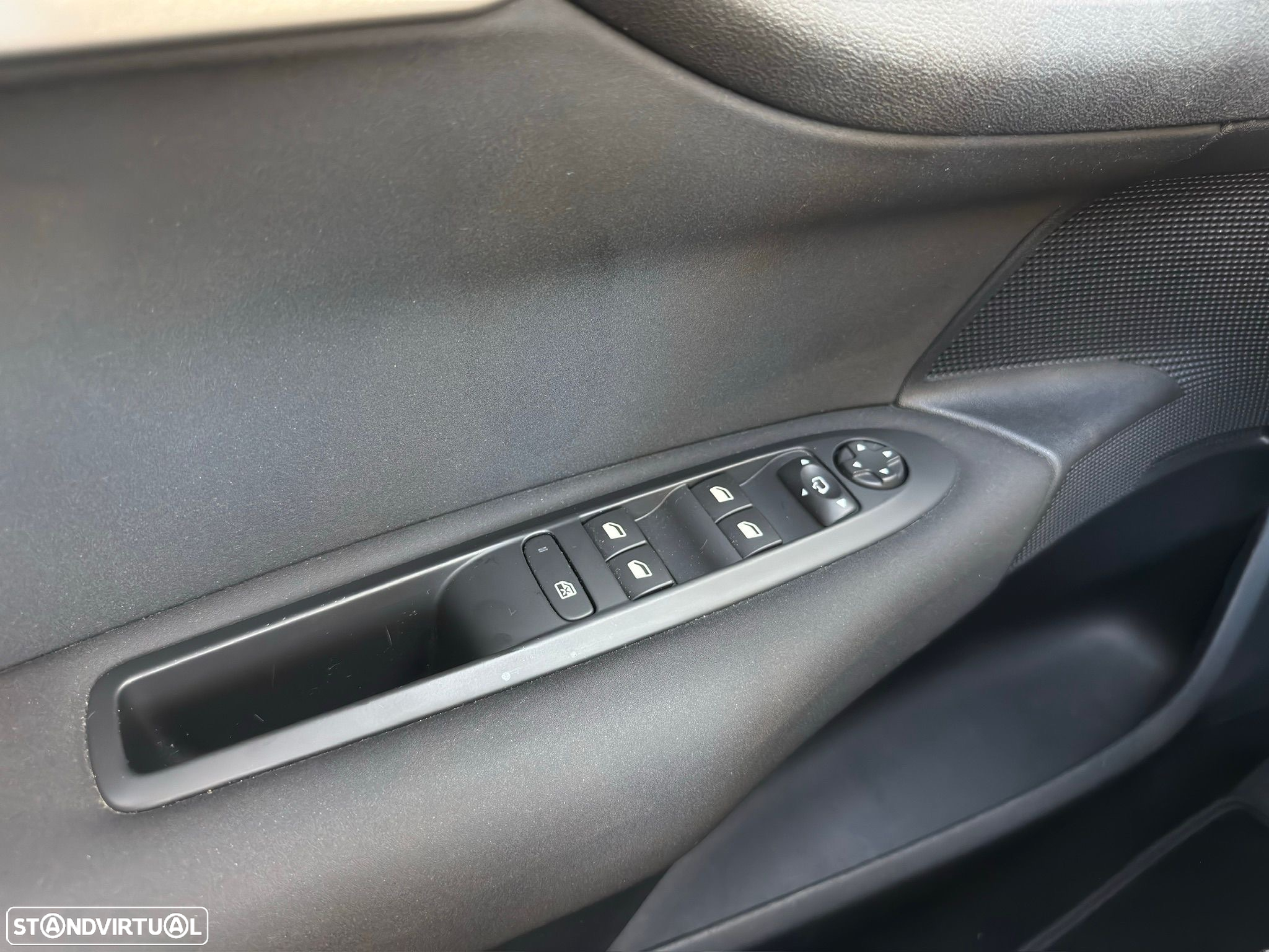 Citroën C4 1.6 BlueHDi Feel - 26
