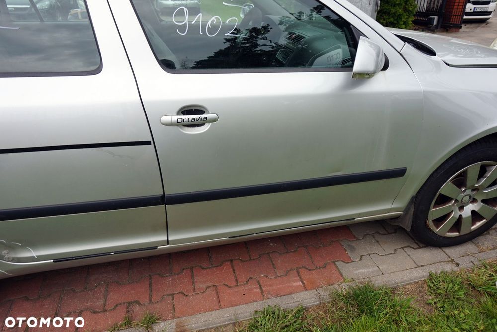 DRZWI PRZEDNIE PRAWE OCTAVIA II 1Z3 KOMBI 9102  SREBRNY SKODA 2004-2008 - 2