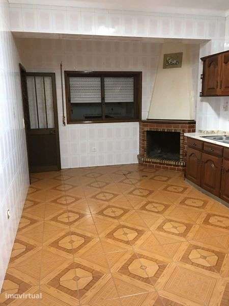 Apartamento T3 com Sótão Equipado e Duas Garagens - Grande imagem: 3/12