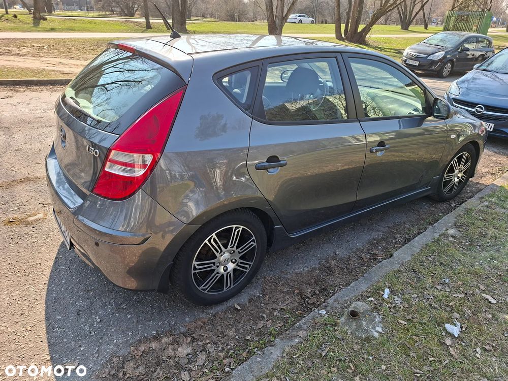 Hyundai i30 1.4 Comfort EU5 - 3