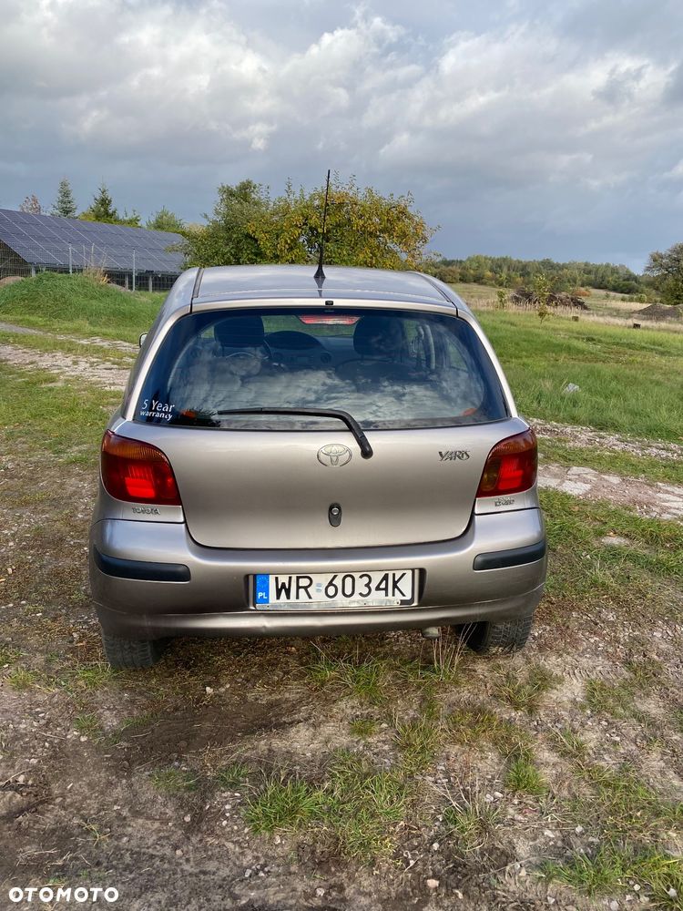 Toyota Yaris - 16