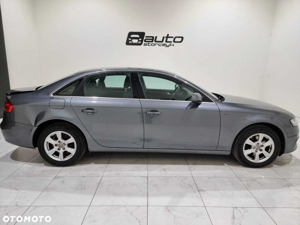 Audi A4 Limousine - 10