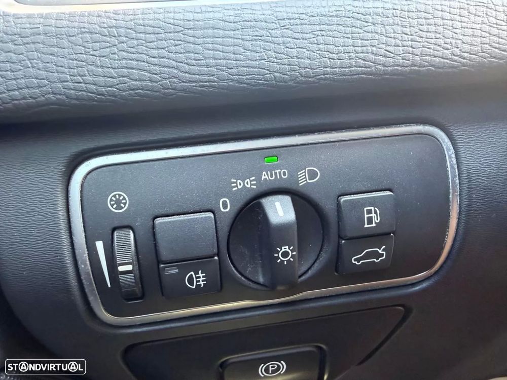 Volvo XC 60 2.0 D3 Dynamic Edition Geartronic - 24