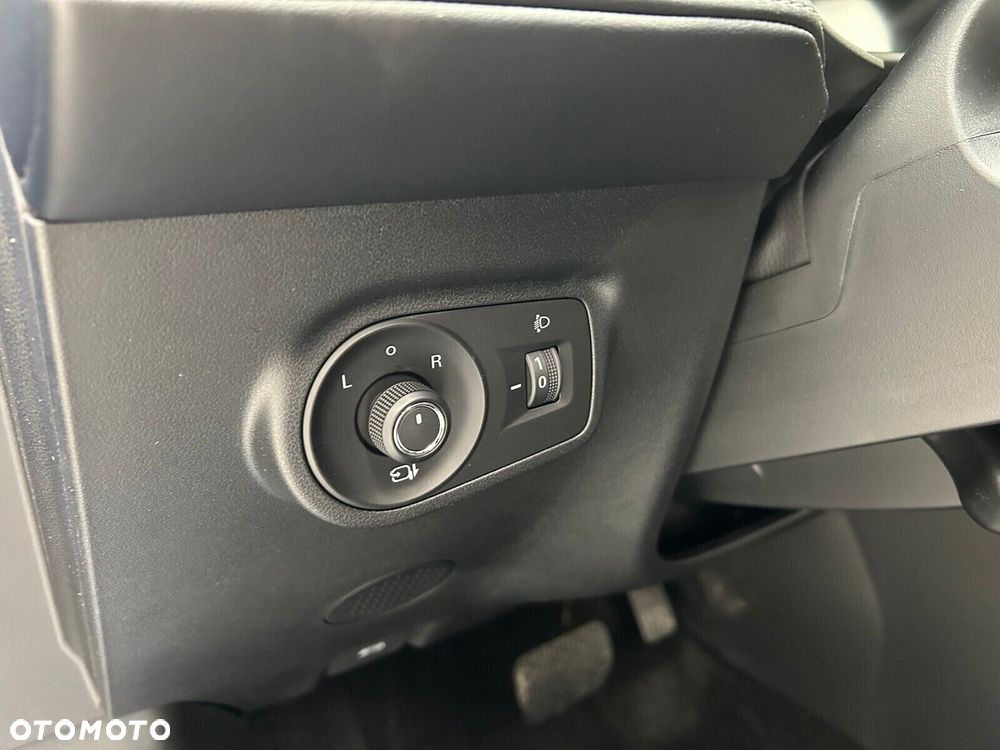 MG ZS Hybrid+ - 13