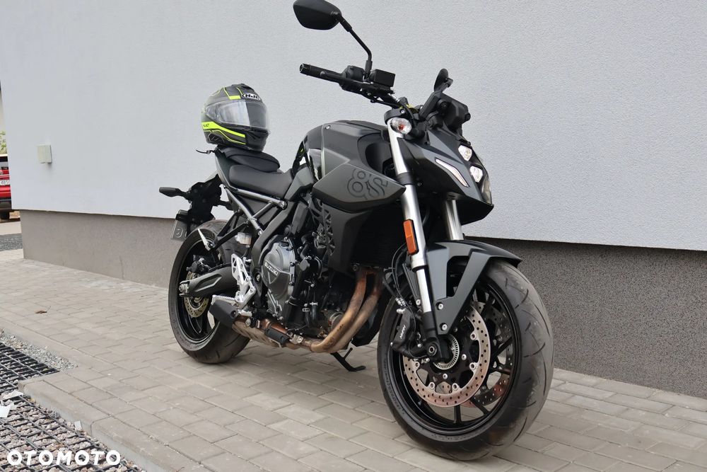 Suzuki GSX - 8