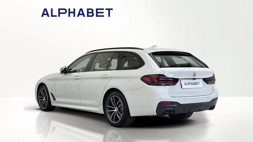 BMW Seria 5 530i xDrive mHEV M Sport sport - 7