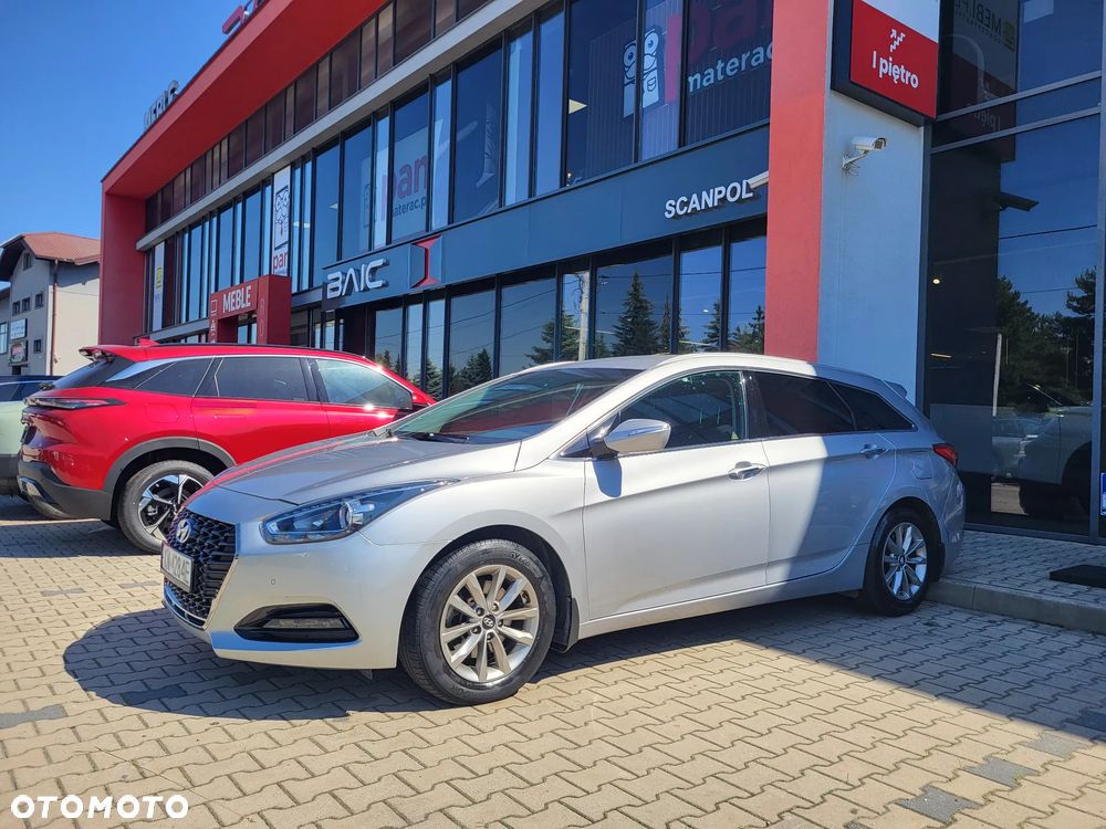 Hyundai i40 1.6 CRDi Comfort DCT - 1
