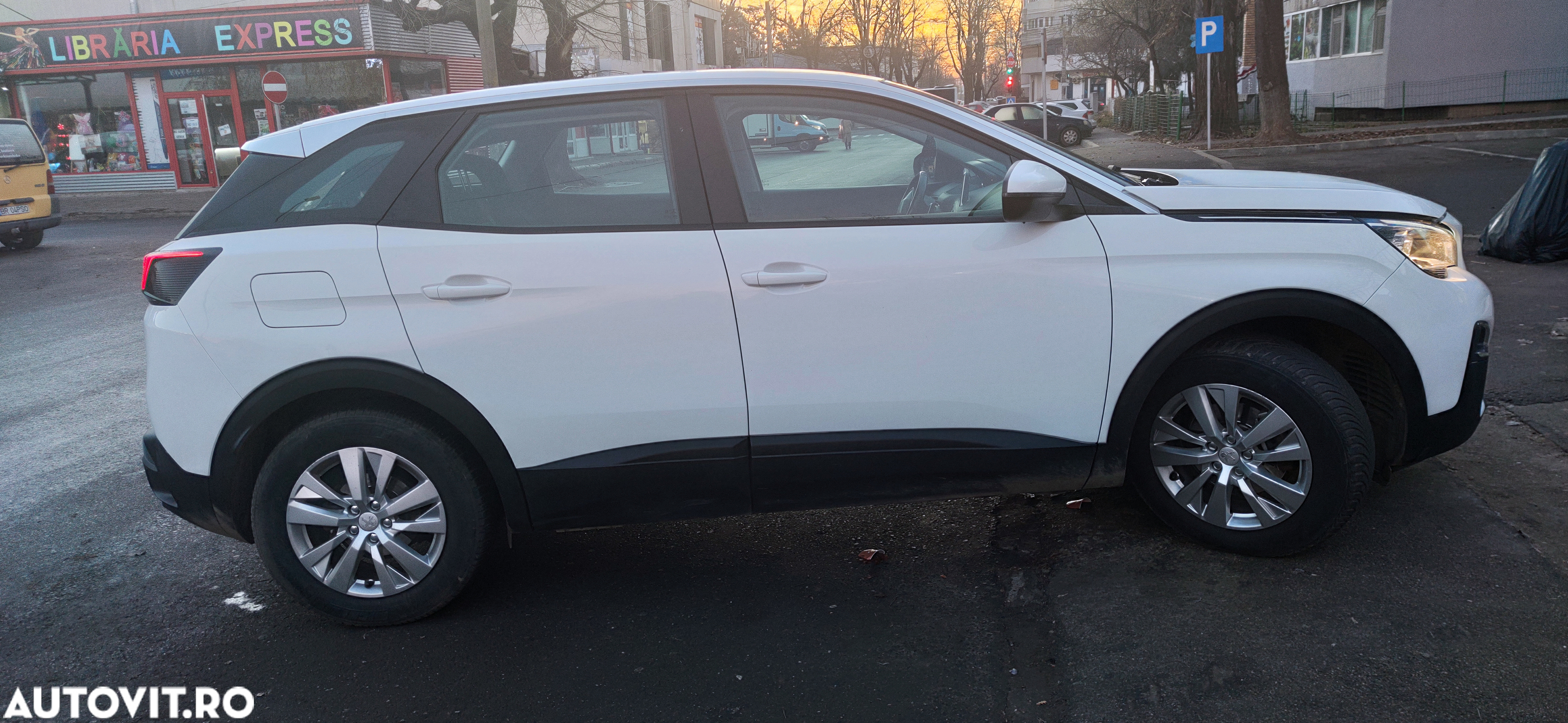 Peugeot 3008 1.5 BlueHDI S&S EAT8 Allure - 3