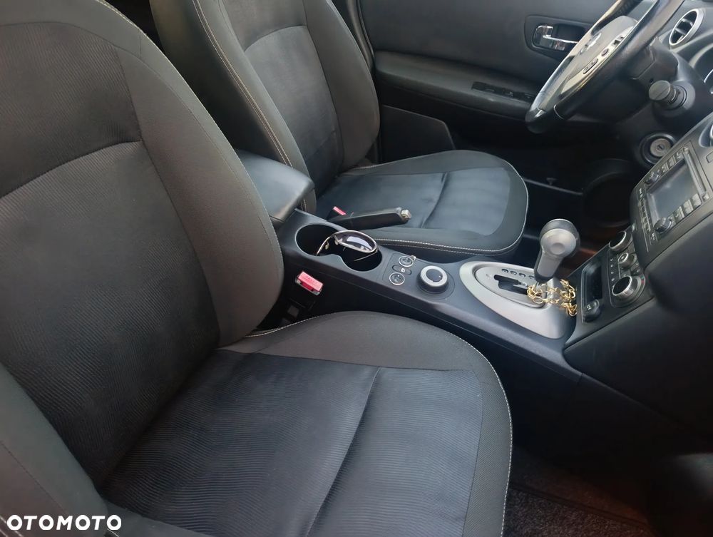 Nissan Qashqai 2.0 dCi 4 x 4 DPF tekna - 11