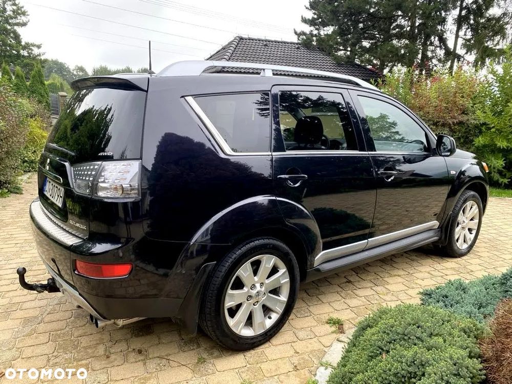 Mitsubishi Outlander 2.0 DID Instyle NAVI - 2