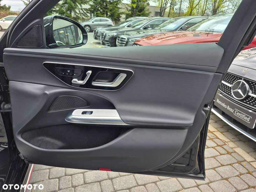 Mercedes-Benz Klasa E 220 d mHEV 4-Matic AMG 9G-Tronic - 31