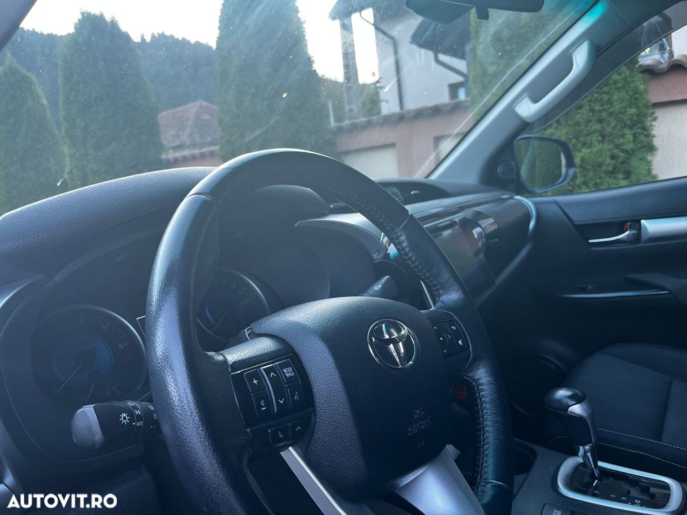 Toyota Hilux 4x4 Double Cab A/T cu Safety Sense Style - 9