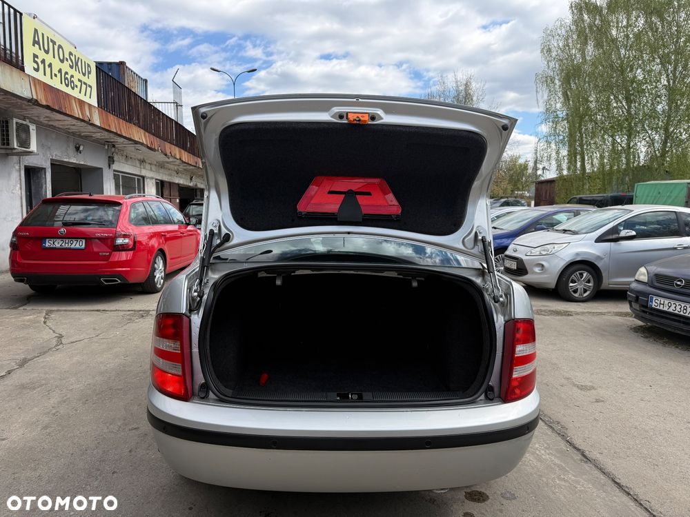 Skoda Fabia 1.4 16V Elegance - 9