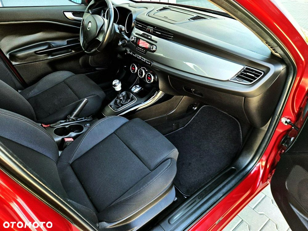 Alfa Romeo Giulietta 2.0 JTDM Veloce - 8