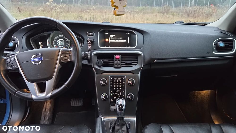 Volvo V40 D4 Geartronic Summum - 6