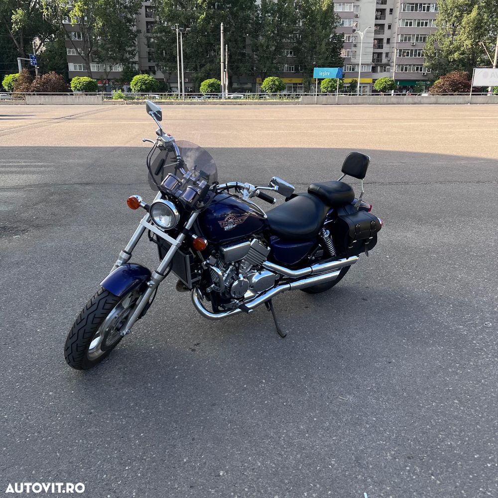 Honda VF 750C Magna - 1