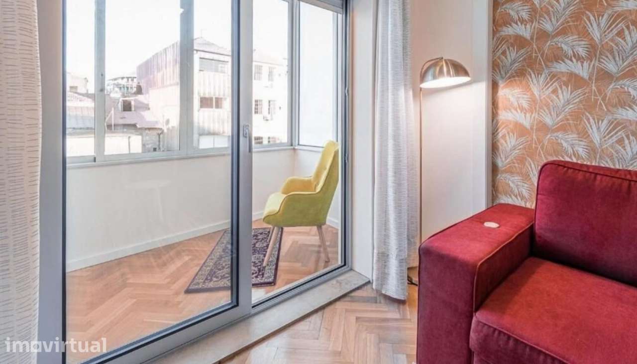 Apartamento T2+1 com varandas para venda no Bonfim no Porto - Grande imagem: 2/16