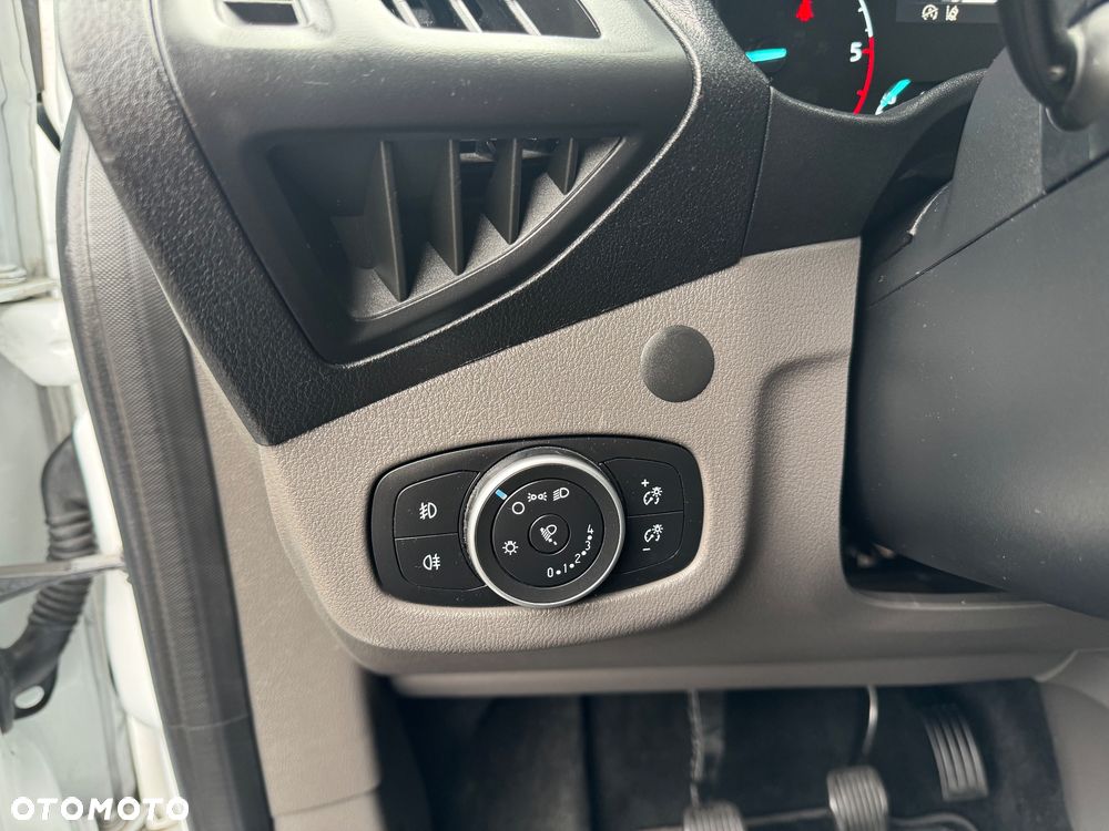 Ford Transit Connect - 18