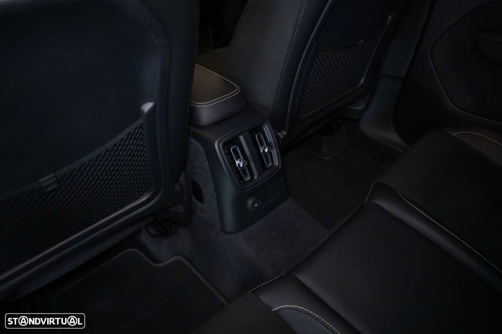 Volvo XC 40 1.5 T4 PHEV R-Design - 44