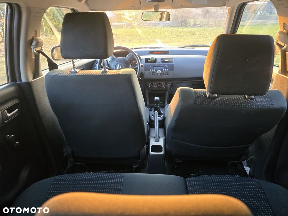 Suzuki Swift - 6