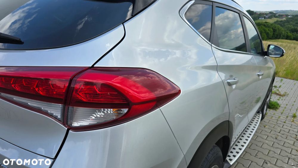 Hyundai Tucson 1.7 CRDI BlueDrive Style 2WD - 19