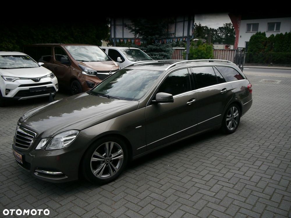 Mercedes-Benz Klasa E 200 CGI BlueEFFICIENCY 7G-TRONIC Avantgarde - 13