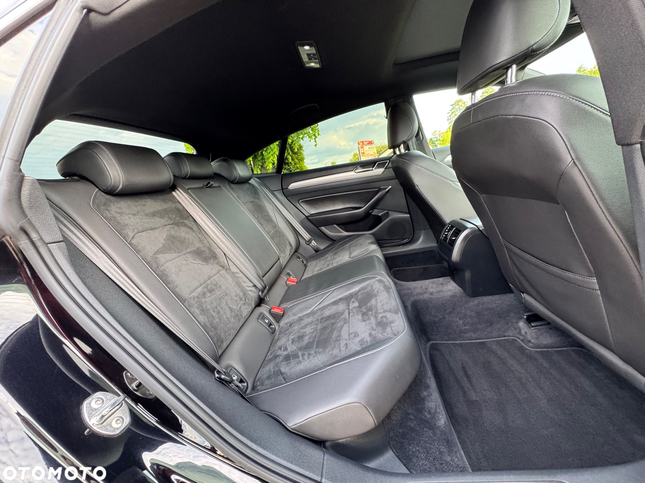 Volkswagen Arteon 2.0 TDI Bi-Turbo SCR 4Mot R-Line DSG - 26
