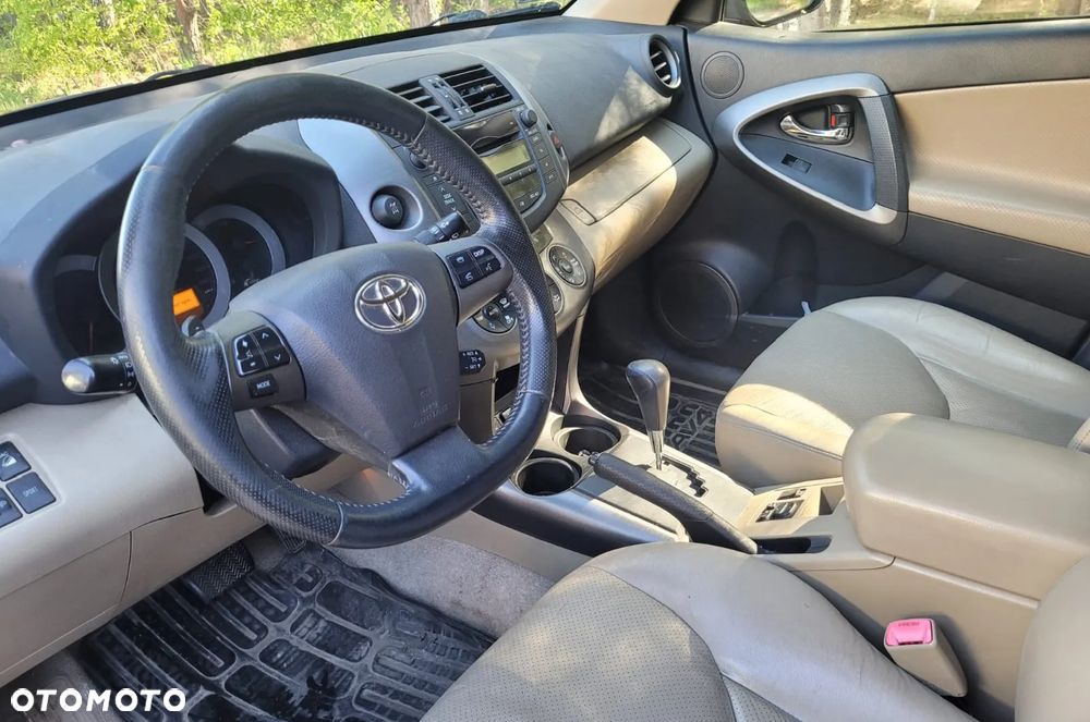 Toyota RAV4 2.2 D-CAT Premium - 7