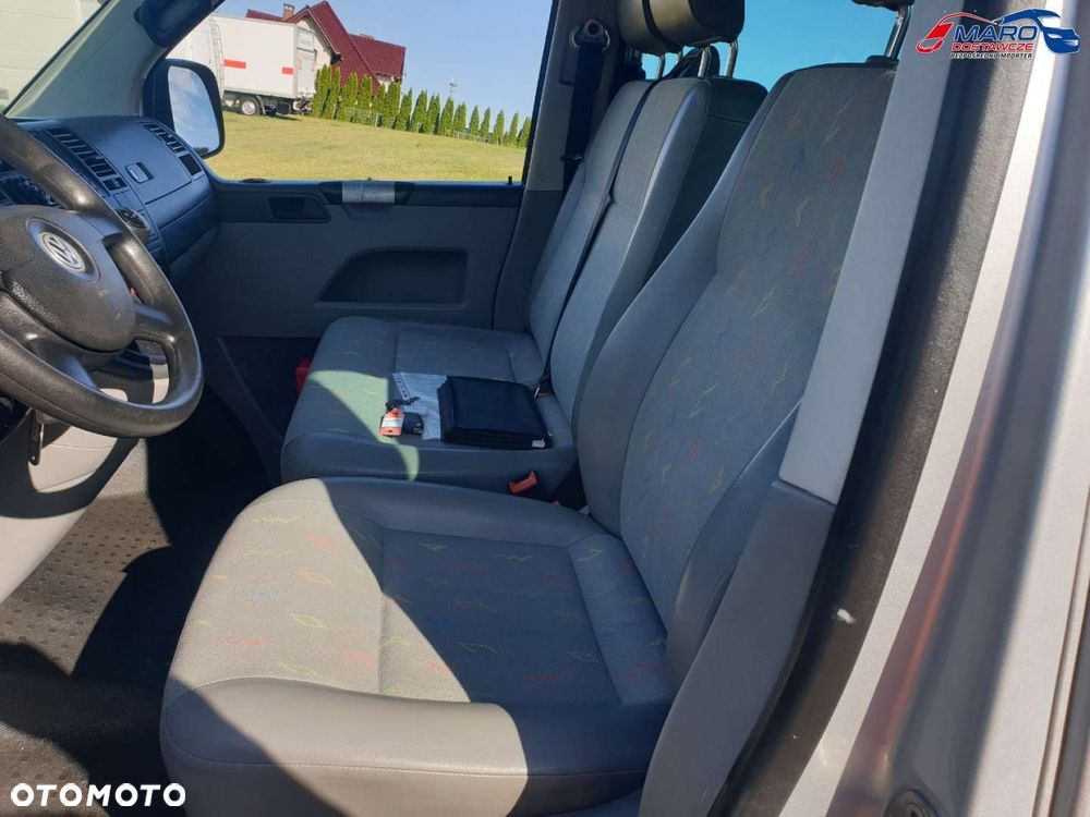Volkswagen T5 LONG 9 OSÓB Z WINDĄ DLA NIEPEŁONSPRAWNYCH - 28