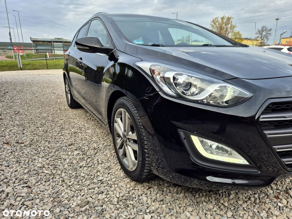 Hyundai i30 blue Kombi 1.6 GDi Passion - 9