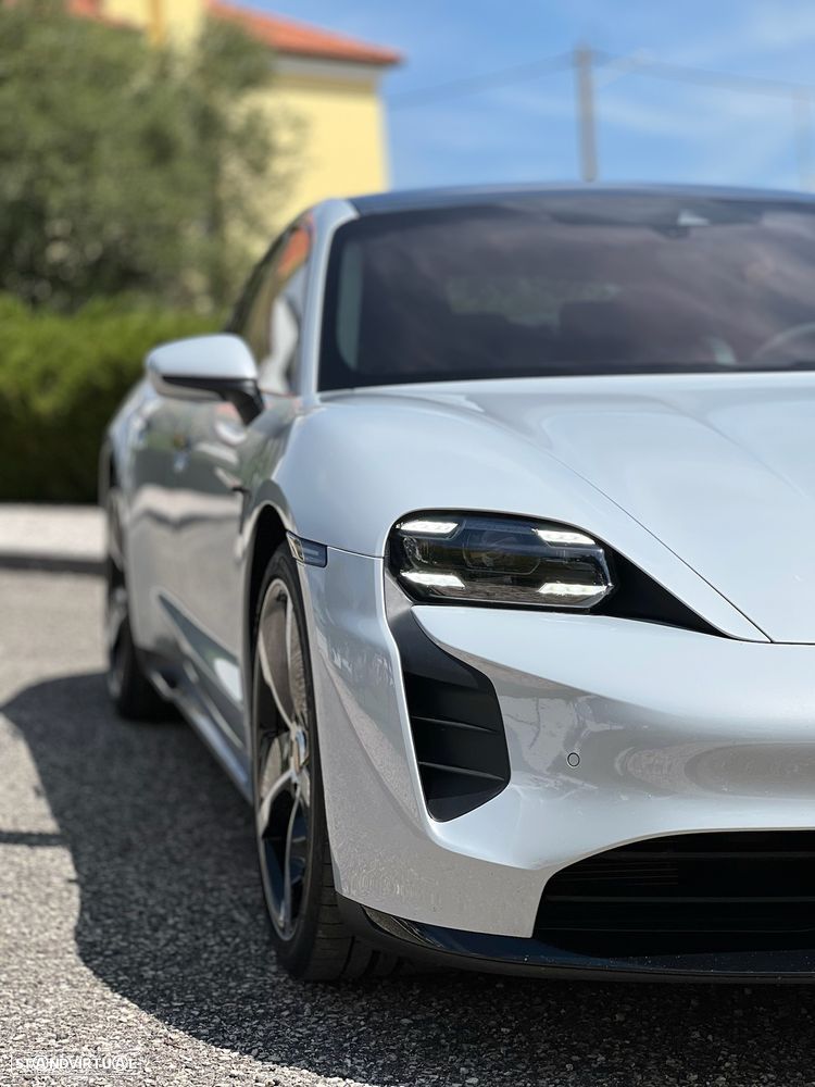 Porsche Taycan Turbo - 7