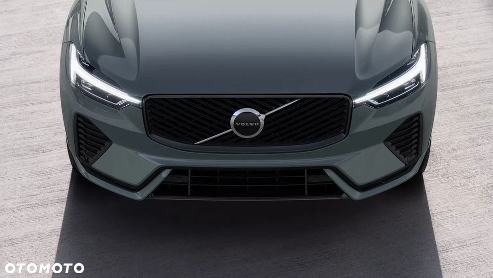 Volvo XC 60 B5 B AWD Plus Dark - 2