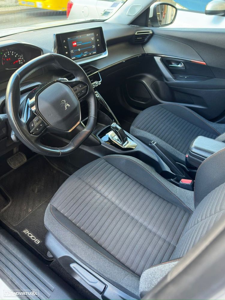 Peugeot 2008 1.2 PureTech Allure EAT6 - 8