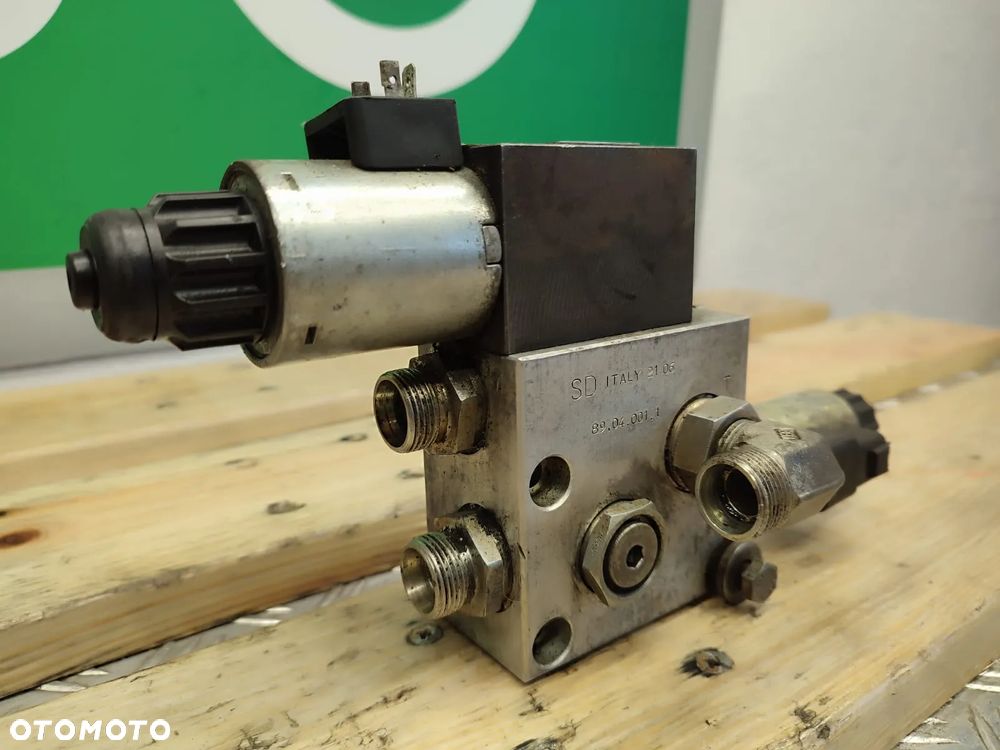 Blok zaworowy Sauer-Danfoss DCV03 2R21 - 4