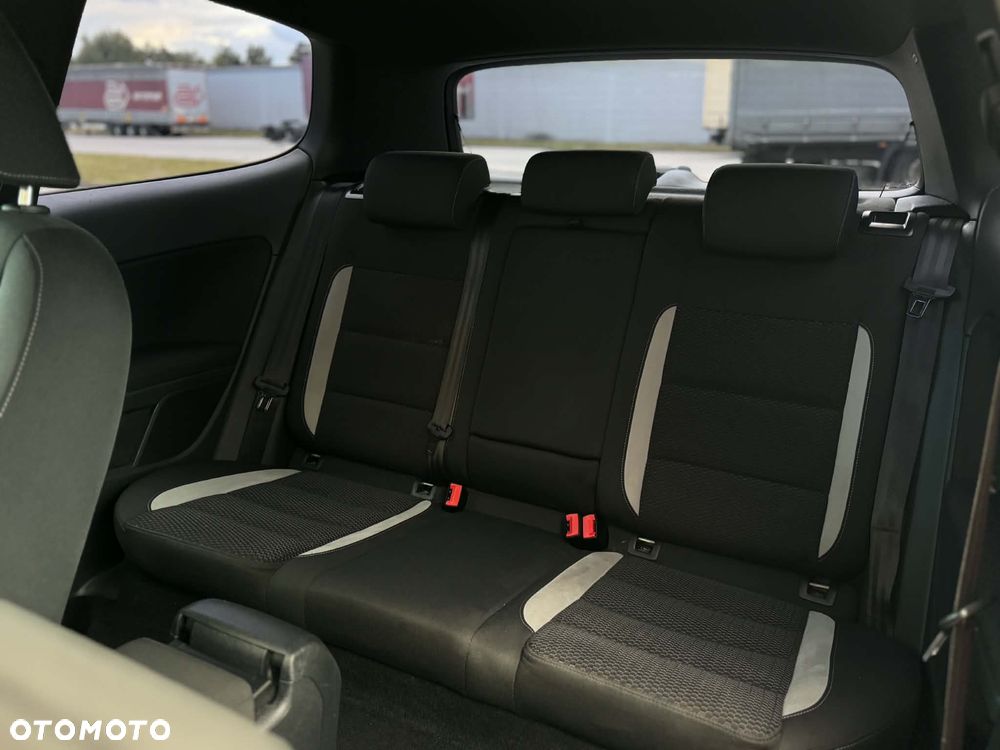 Volkswagen Golf - 11