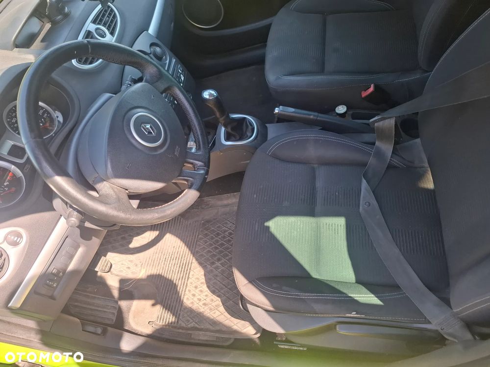 Renault Clio - 7