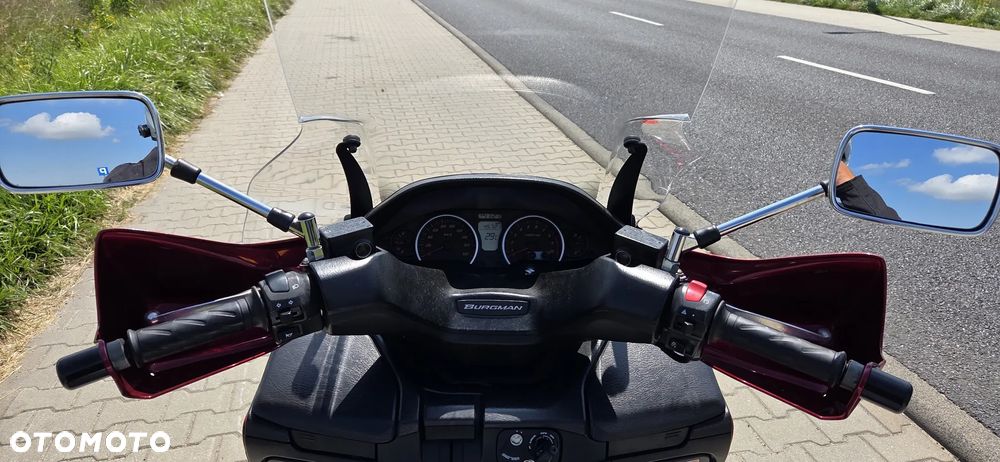 Suzuki Burgman - 11
