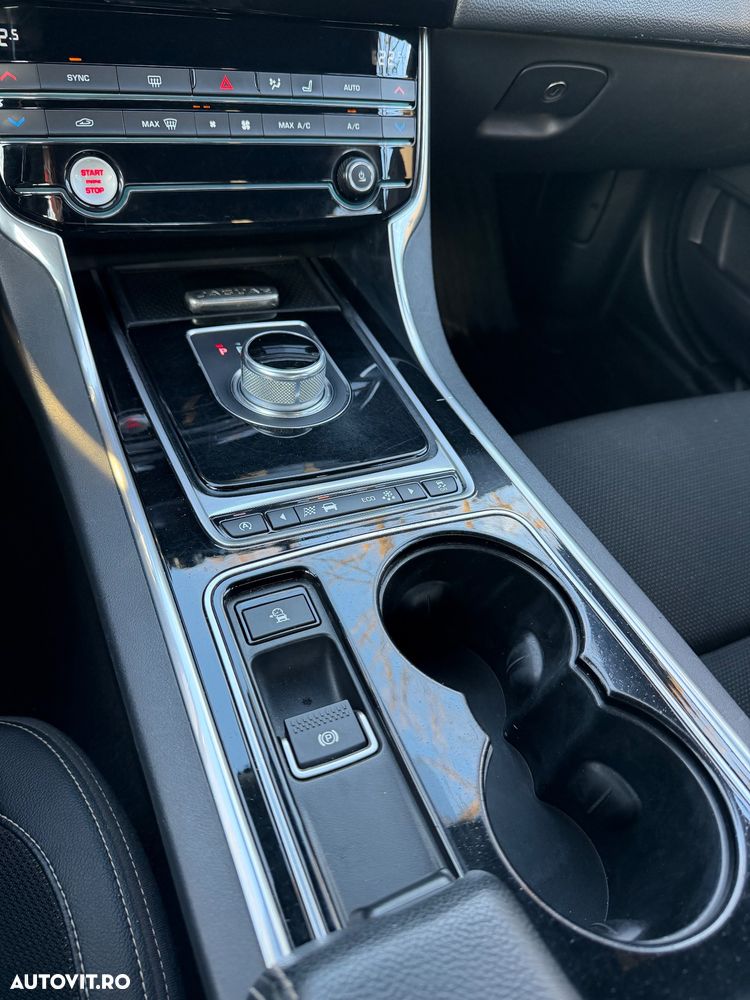 Jaguar XE 20d Aut. R-Sport - 15