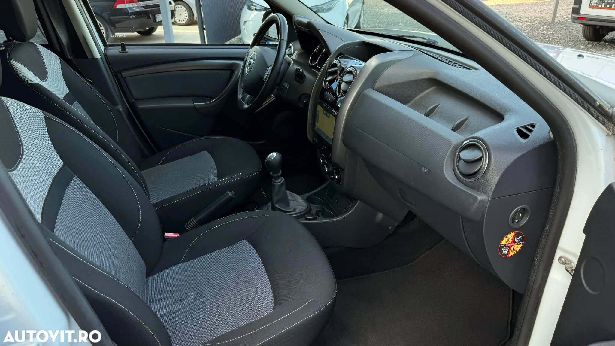 Dacia Duster 1.5 dCi 4x2 Laureate - 12