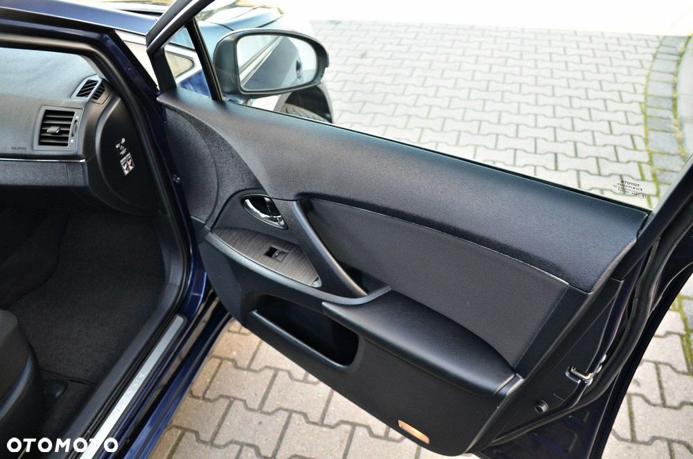 Toyota Avensis - 22