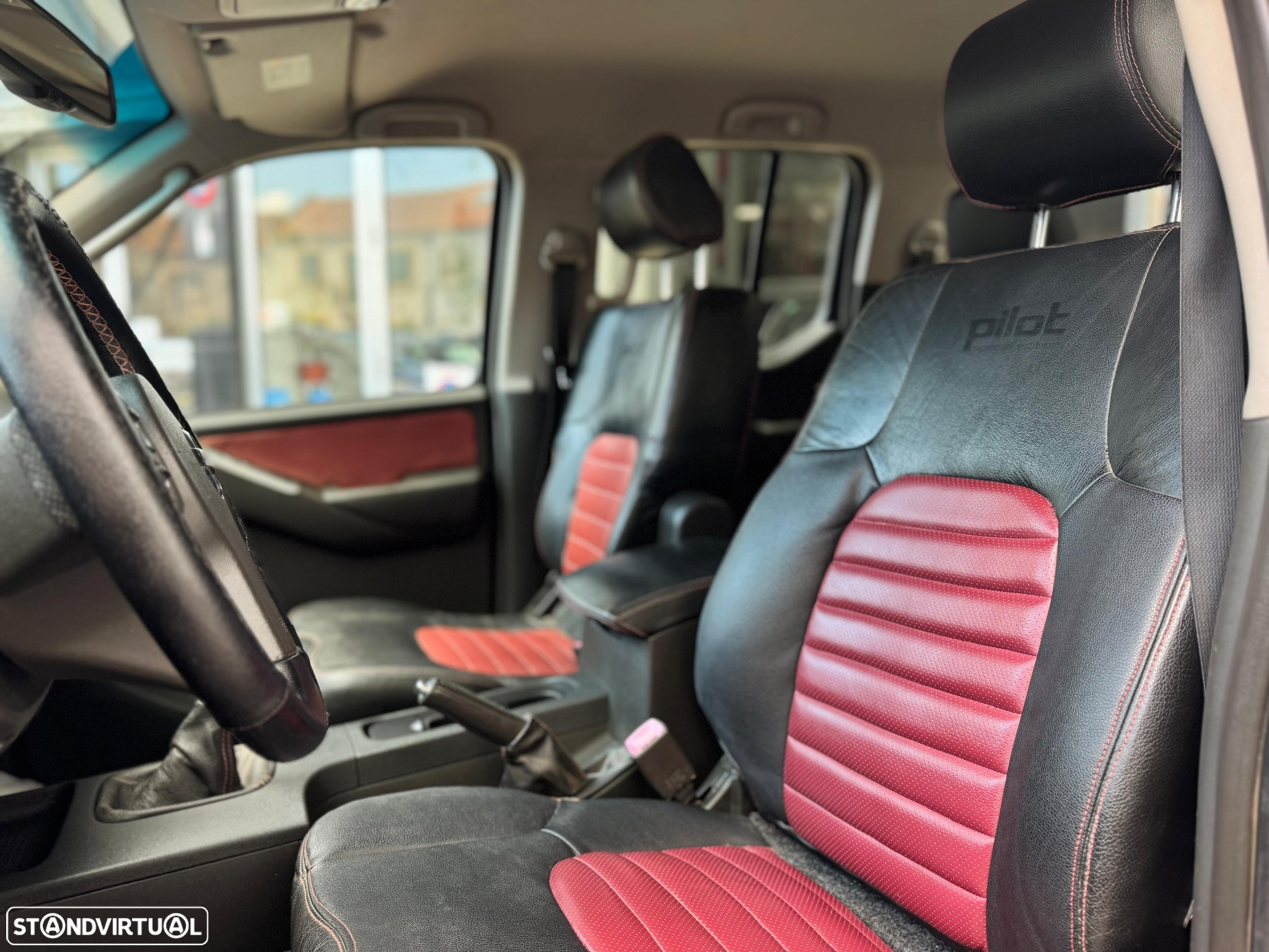 Nissan Navara 2.5 dCi CD Pilot Hi-Tech - 13